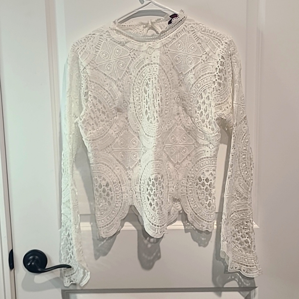 Lace white top